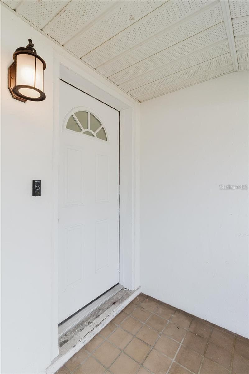 103 METEOR AVENUE — photo 4 of 28