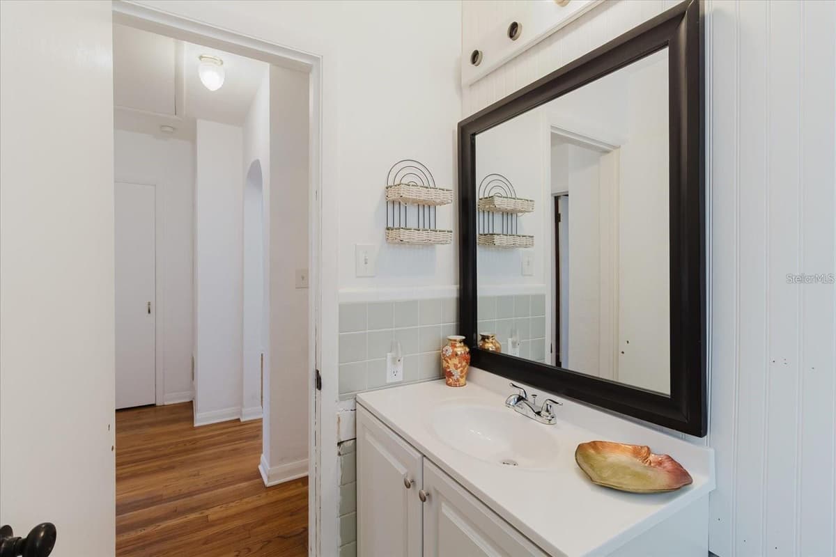 103 METEOR AVENUE — photo 17 of 28