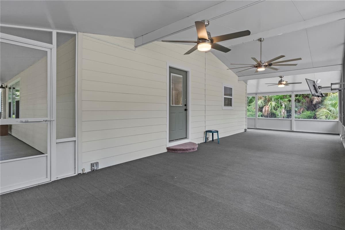 11720 NORTH PLACE — photo 4 of 59