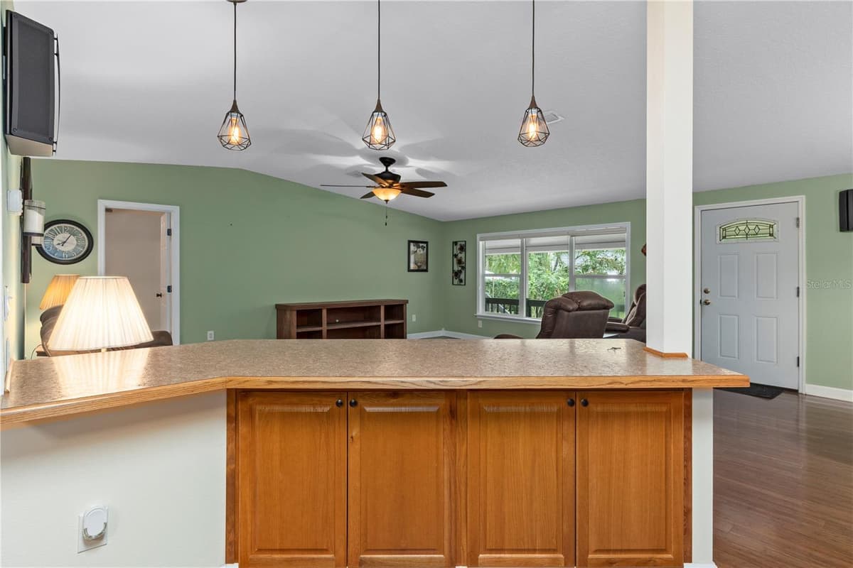 11720 NORTH PLACE — photo 16 of 59