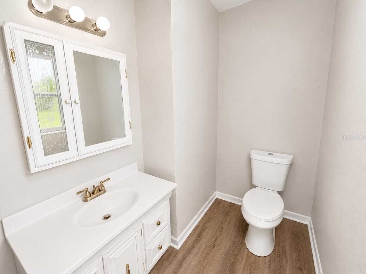 21450 35TH STREET — photo 7 of 15