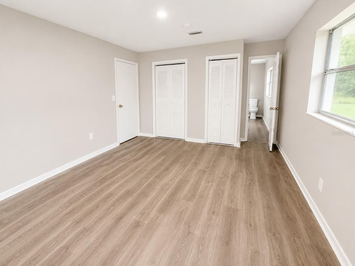 21450 35TH STREET — photo 6 of 15