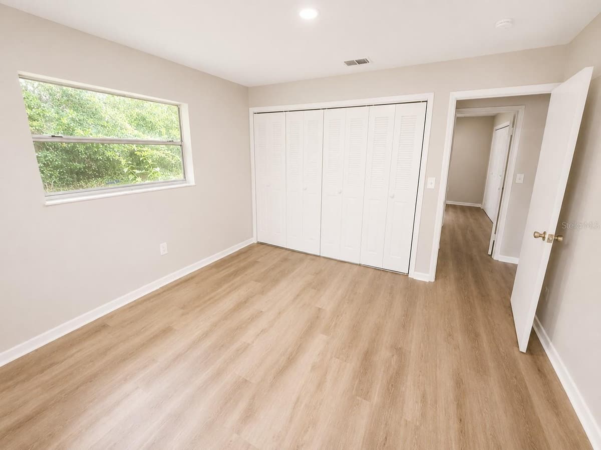21450 35TH STREET — photo 10 of 15