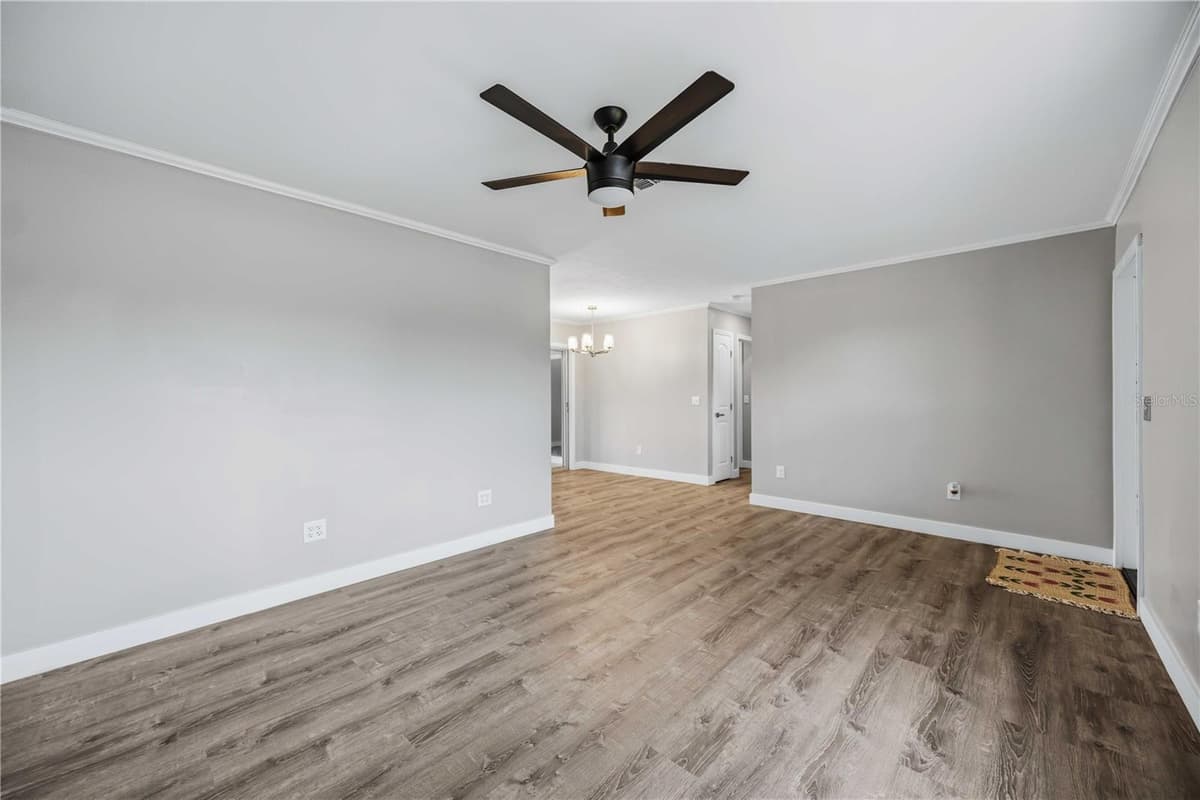 19367 EDGEWATER DRIVE — photo 13 of 33