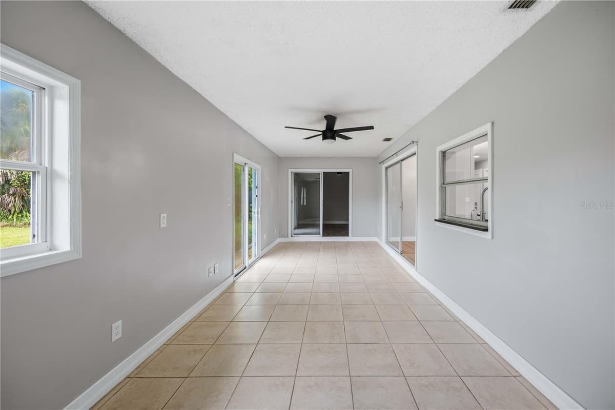 19367 EDGEWATER DRIVE — photo 18 of 33