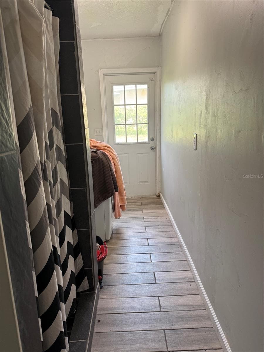 915 HILLSIDE COURT — photo 14 of 15
