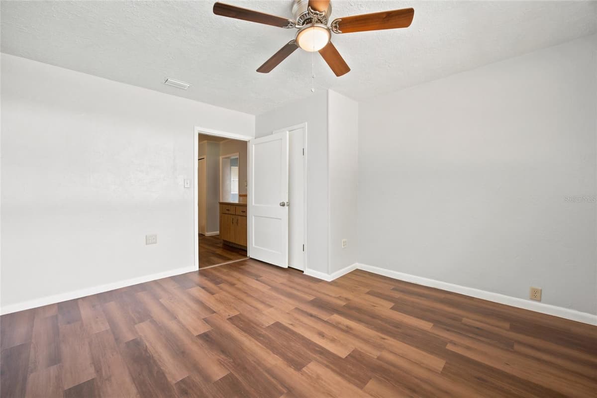 10920 55TH AVENUE — photo 19 of 34