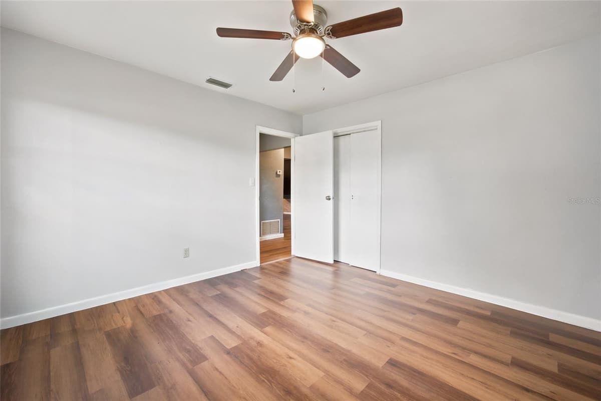 10920 55TH AVENUE — photo 11 of 34