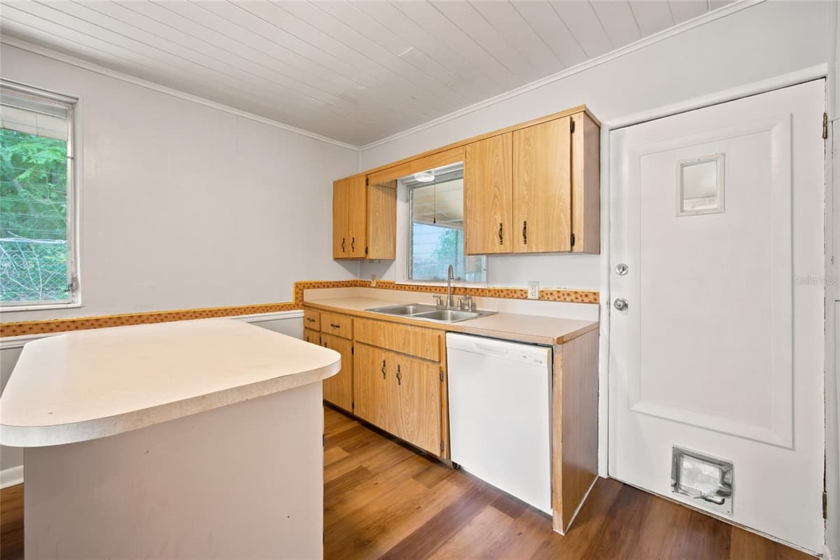 10920 55TH AVENUE — photo 16 of 34