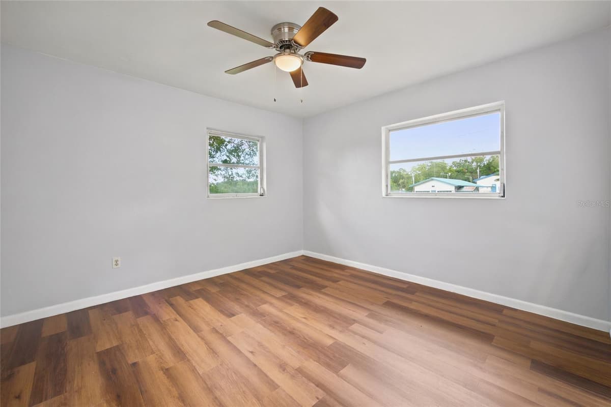 10920 55TH AVENUE — photo 10 of 34
