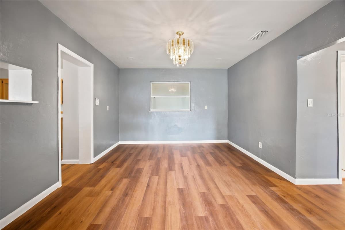 10920 55TH AVENUE — photo 7 of 34