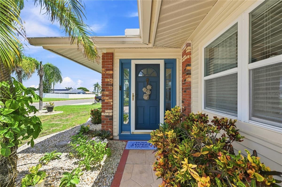 1405 HACIENDA DRIVE — photo 8 of 48