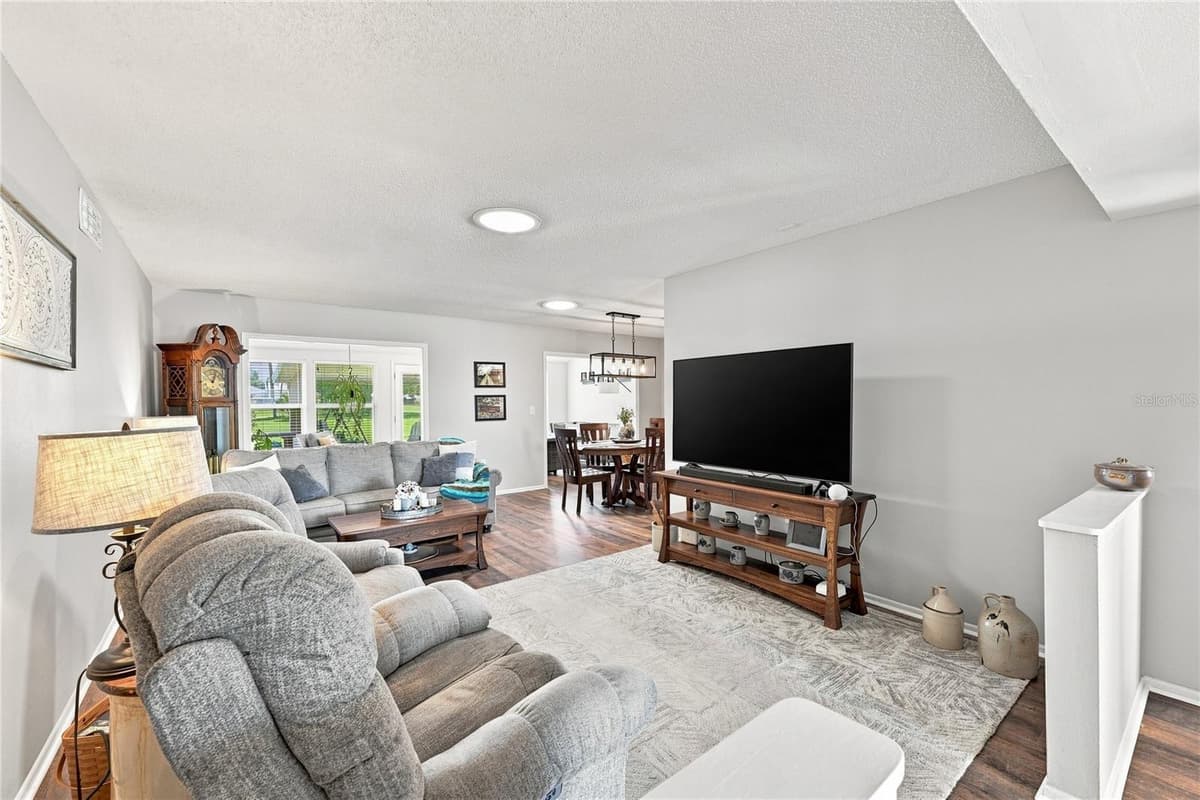 1405 HACIENDA DRIVE — photo 2 of 48
