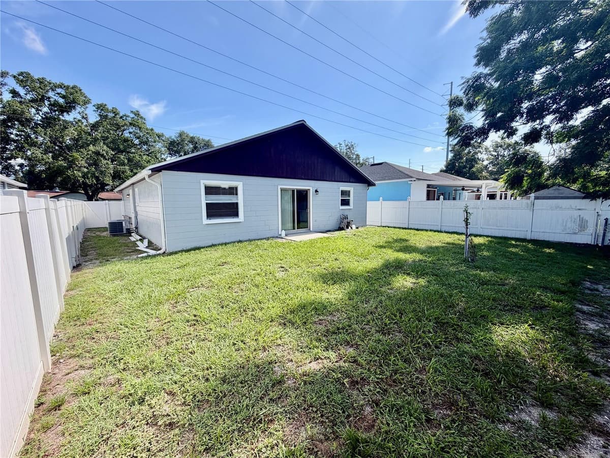 2604 KIRBY STREET — photo 13 of 15