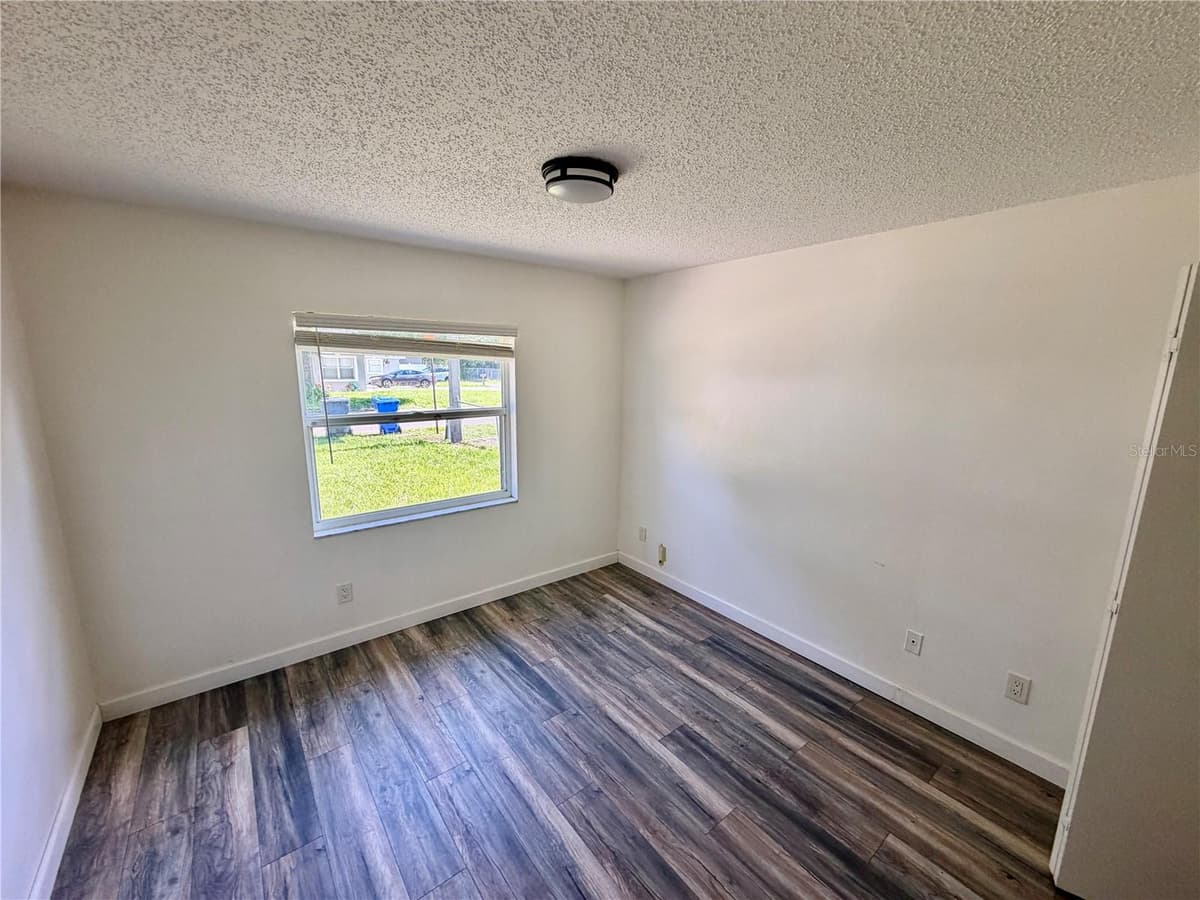 2604 KIRBY STREET — photo 9 of 15