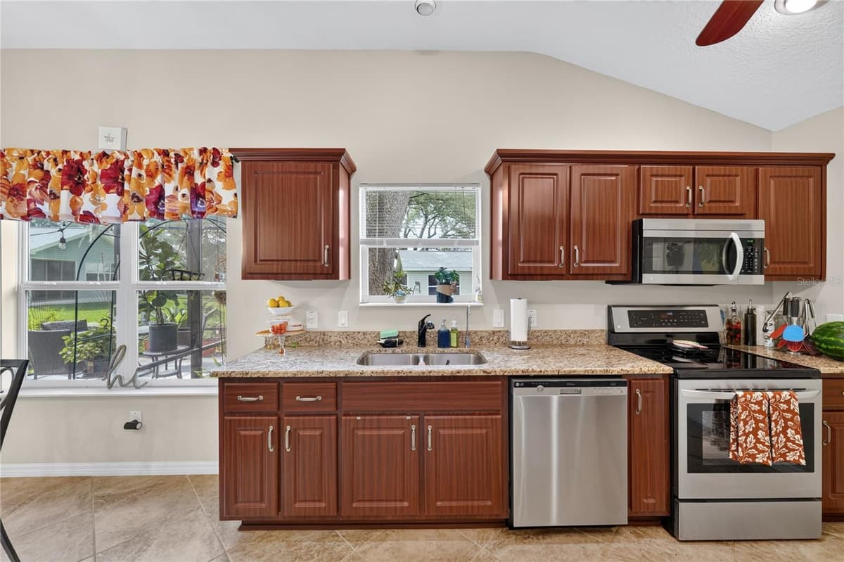 313 GONZALES PLACE — photo 13 of 22