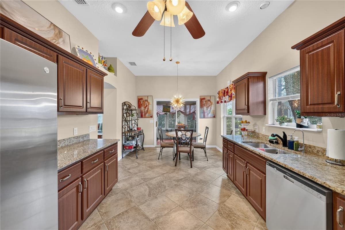 313 GONZALES PLACE — photo 14 of 22