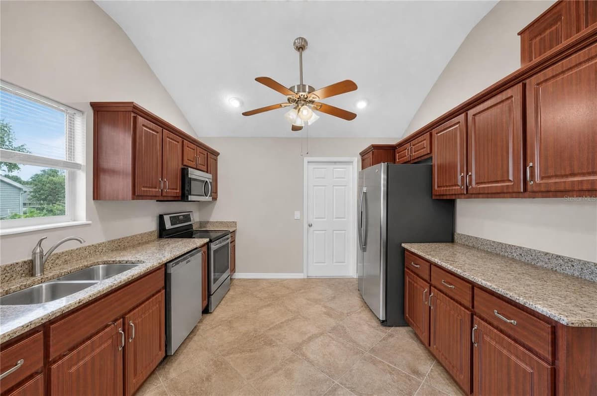 313 GONZALES PLACE — photo 12 of 22