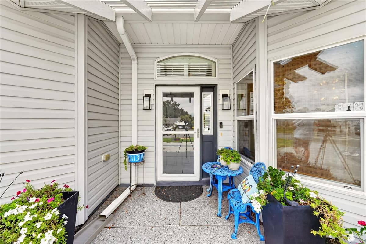 313 GONZALES PLACE — photo 3 of 22