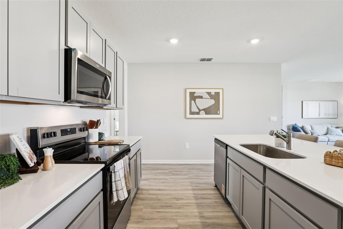 3748 GIORGIO DRIVE — photo 4 of 28
