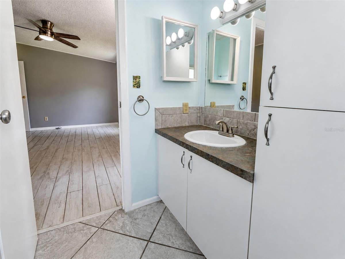 604 TOPSIDE CIRCLE — photo 21 of 41
