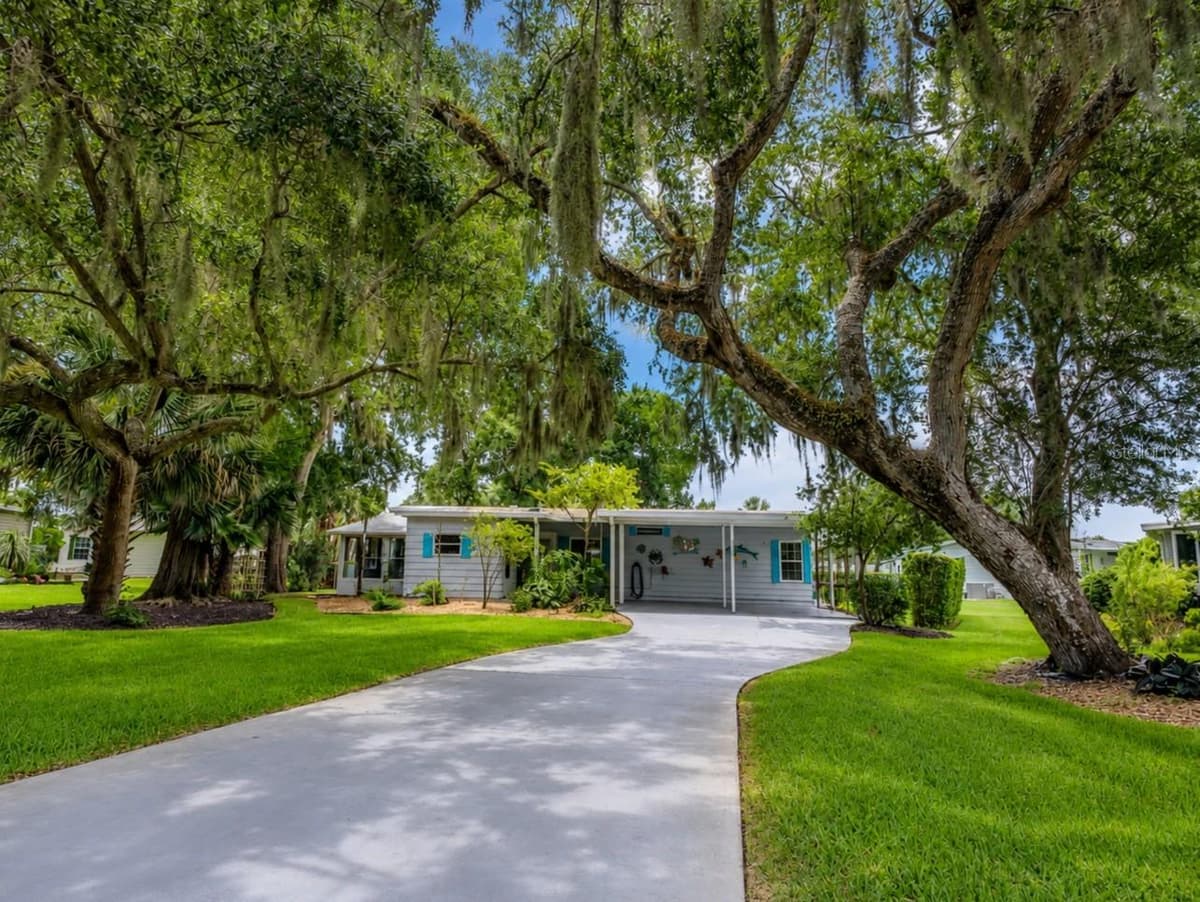 604 TOPSIDE CIRCLE — photo 1 of 41