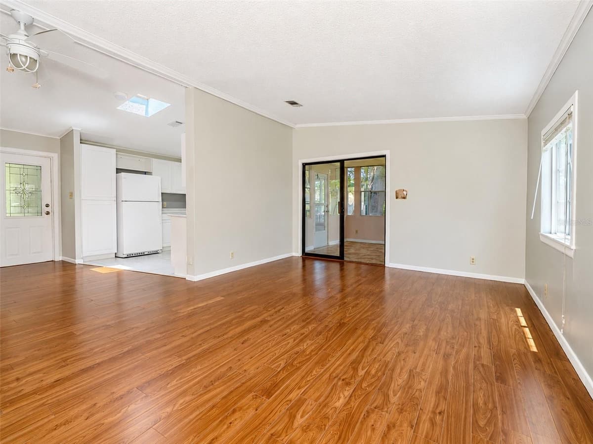 604 TOPSIDE CIRCLE — photo 13 of 41