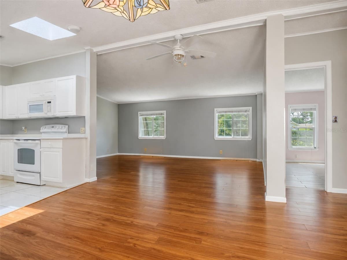 604 TOPSIDE CIRCLE — photo 4 of 41