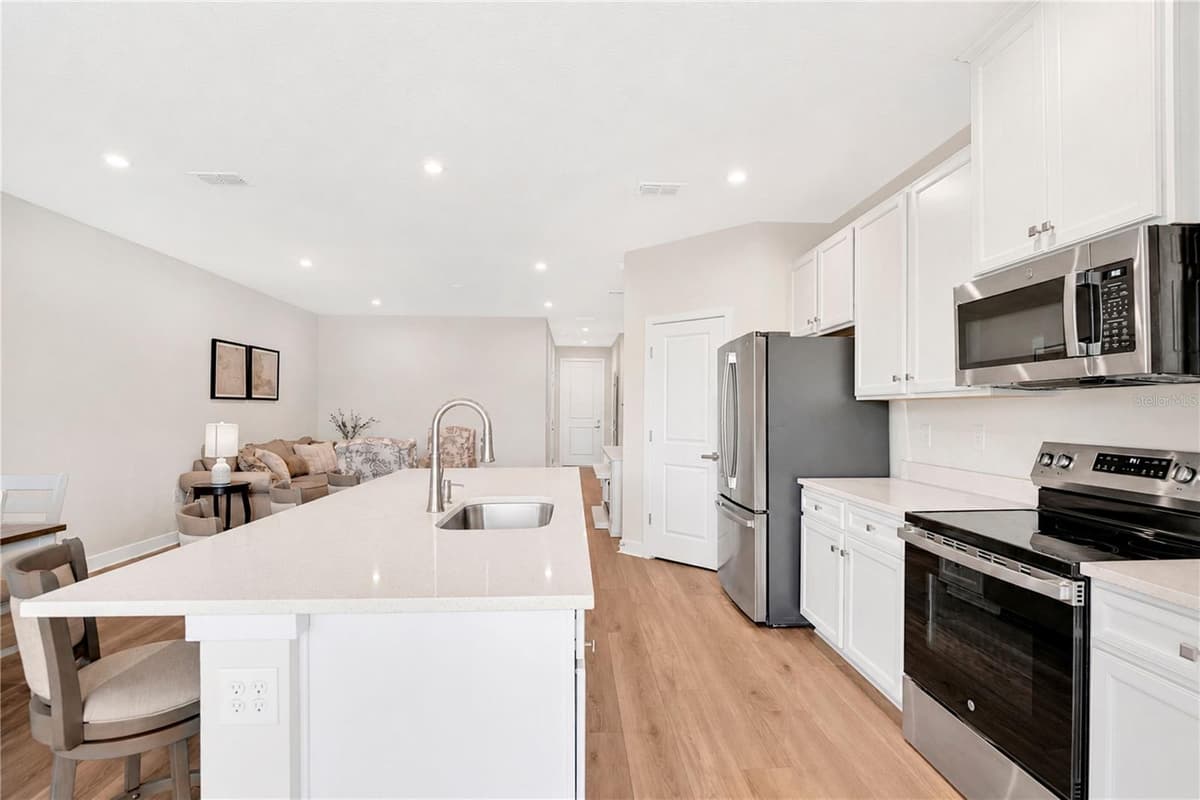 26 SABAL COURT — photo 11 of 29