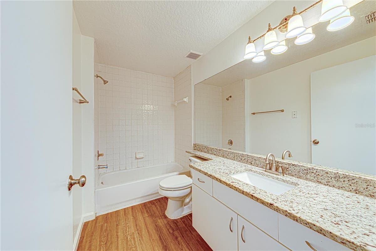5500 METROWEST BOULEVARD — photo 19 of 30