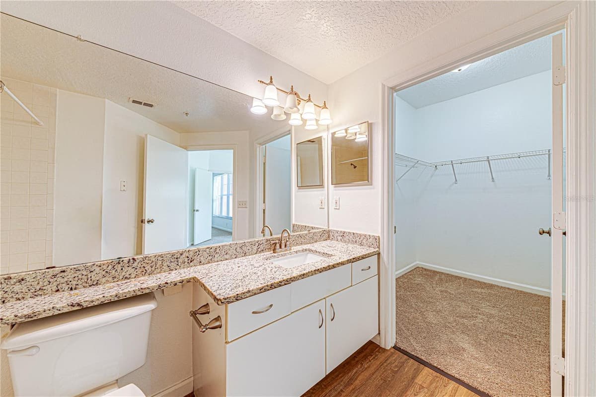5500 METROWEST BOULEVARD — photo 14 of 30