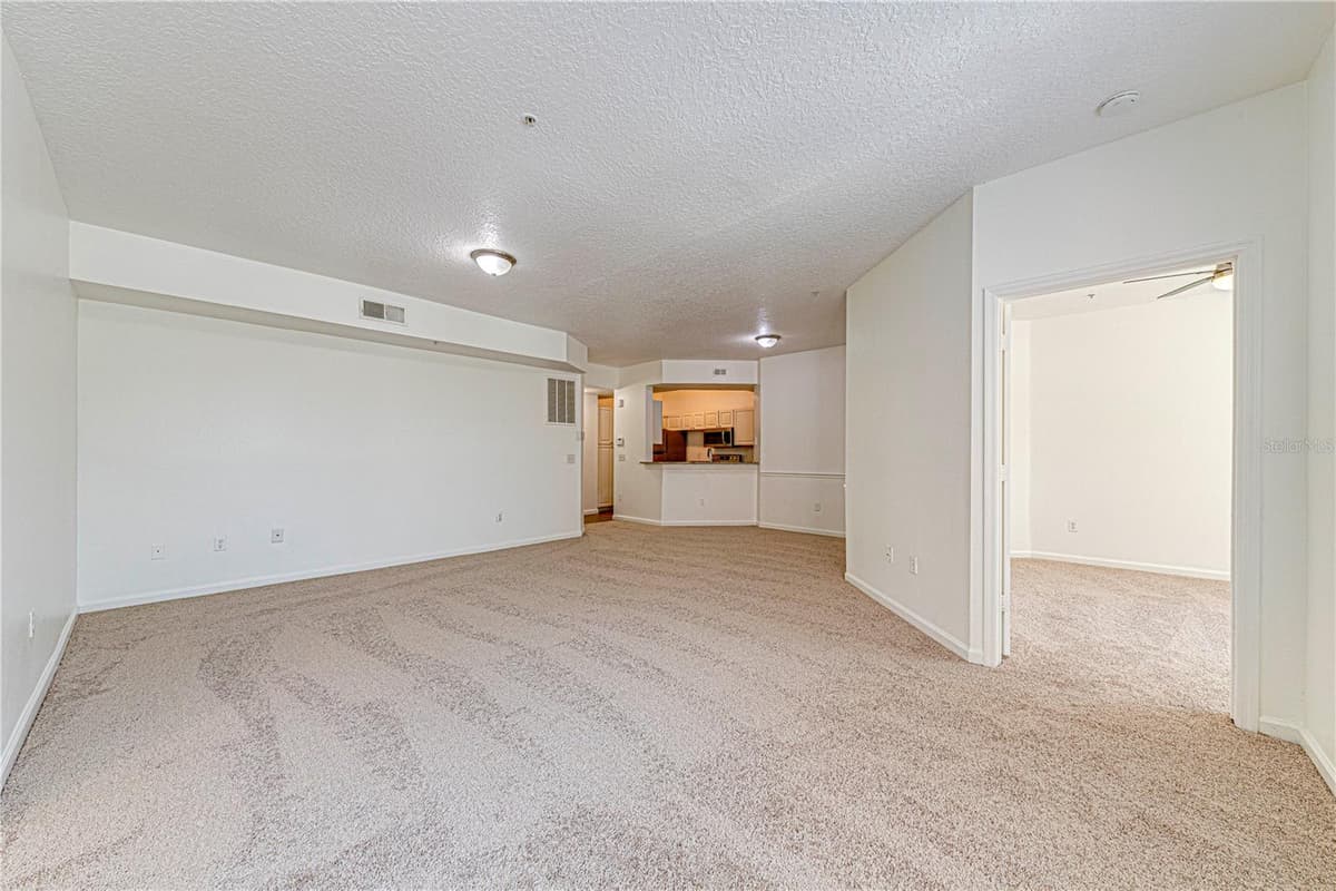 5500 METROWEST BOULEVARD — photo 5 of 30