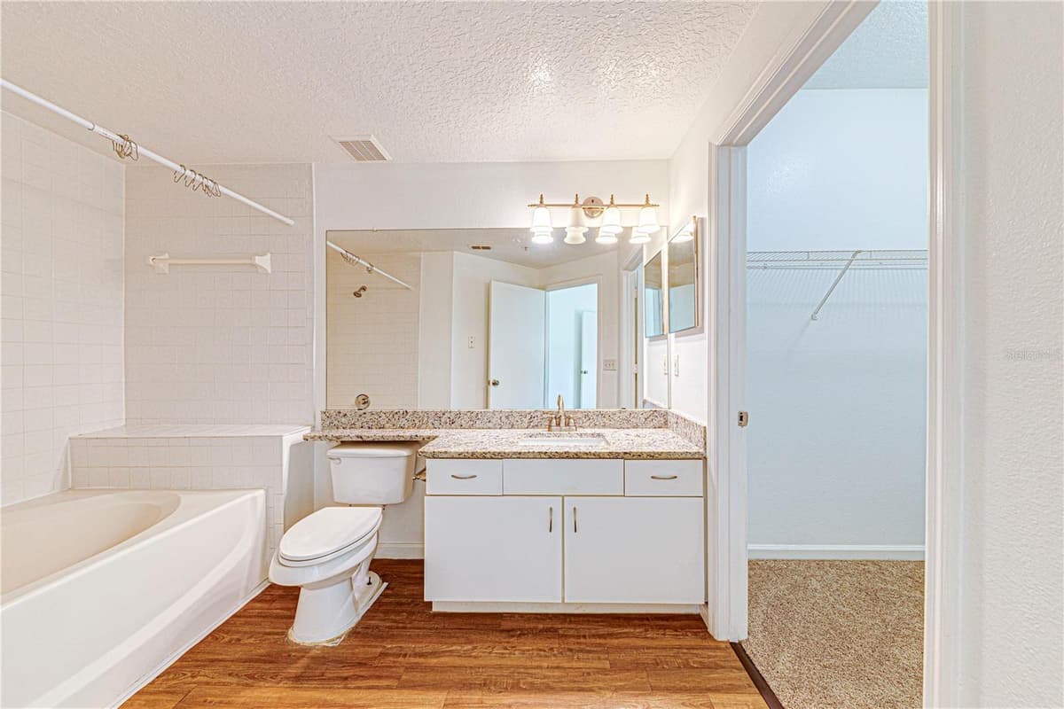 5500 METROWEST BOULEVARD — photo 13 of 30