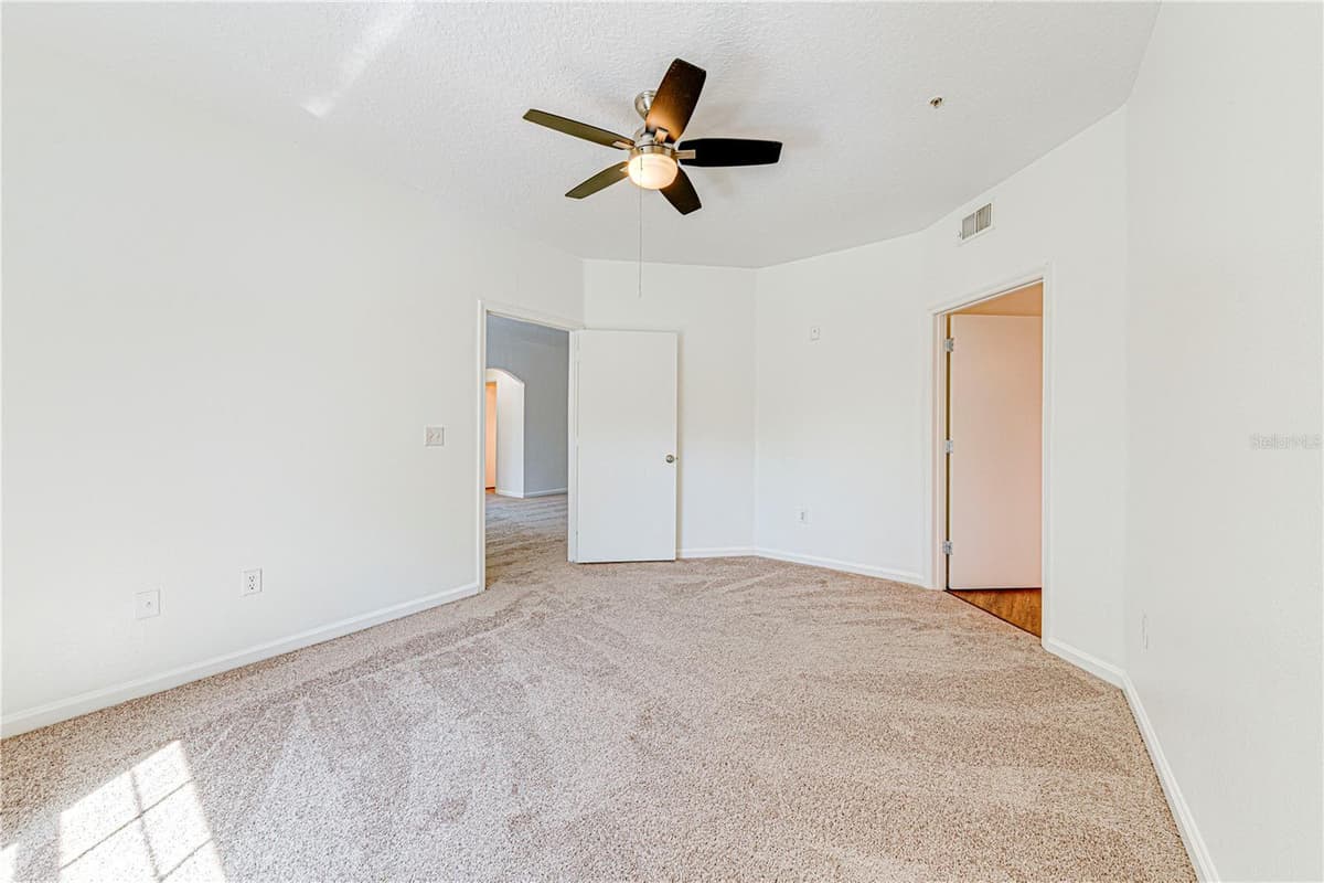 5500 METROWEST BOULEVARD — photo 12 of 30