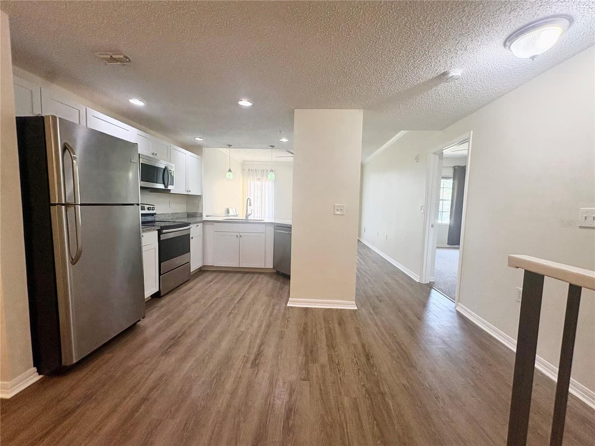 5655 BENTGRASS DRIVE — photo 11 of 27