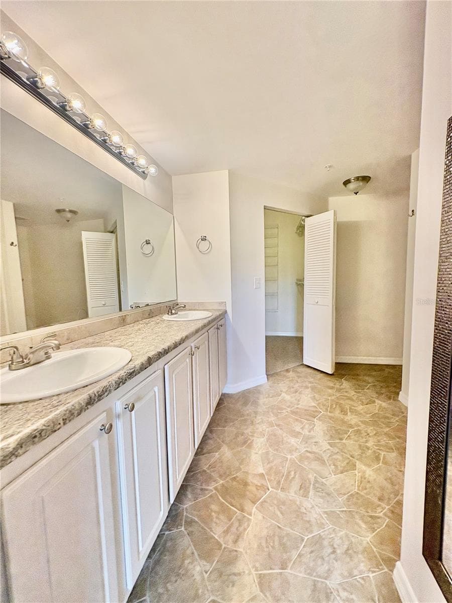 5655 BENTGRASS DRIVE — photo 17 of 27