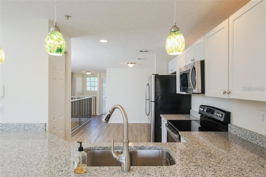 5655 BENTGRASS DRIVE — photo 10 of 27