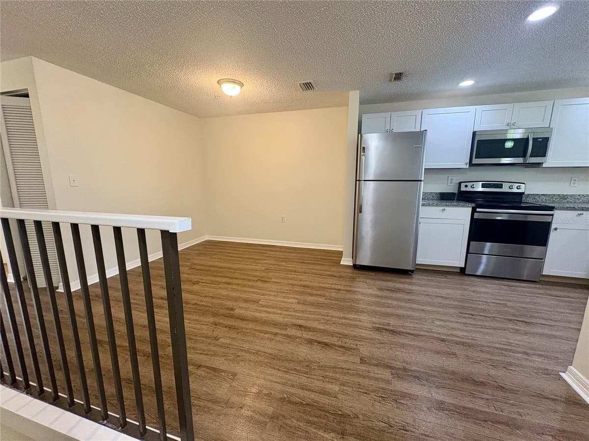 5655 BENTGRASS DRIVE — photo 8 of 27