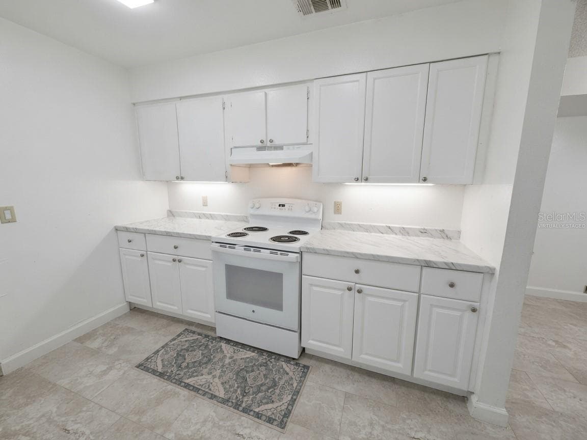 31 DEACON JONES BOULEVARD — photo 6 of 15