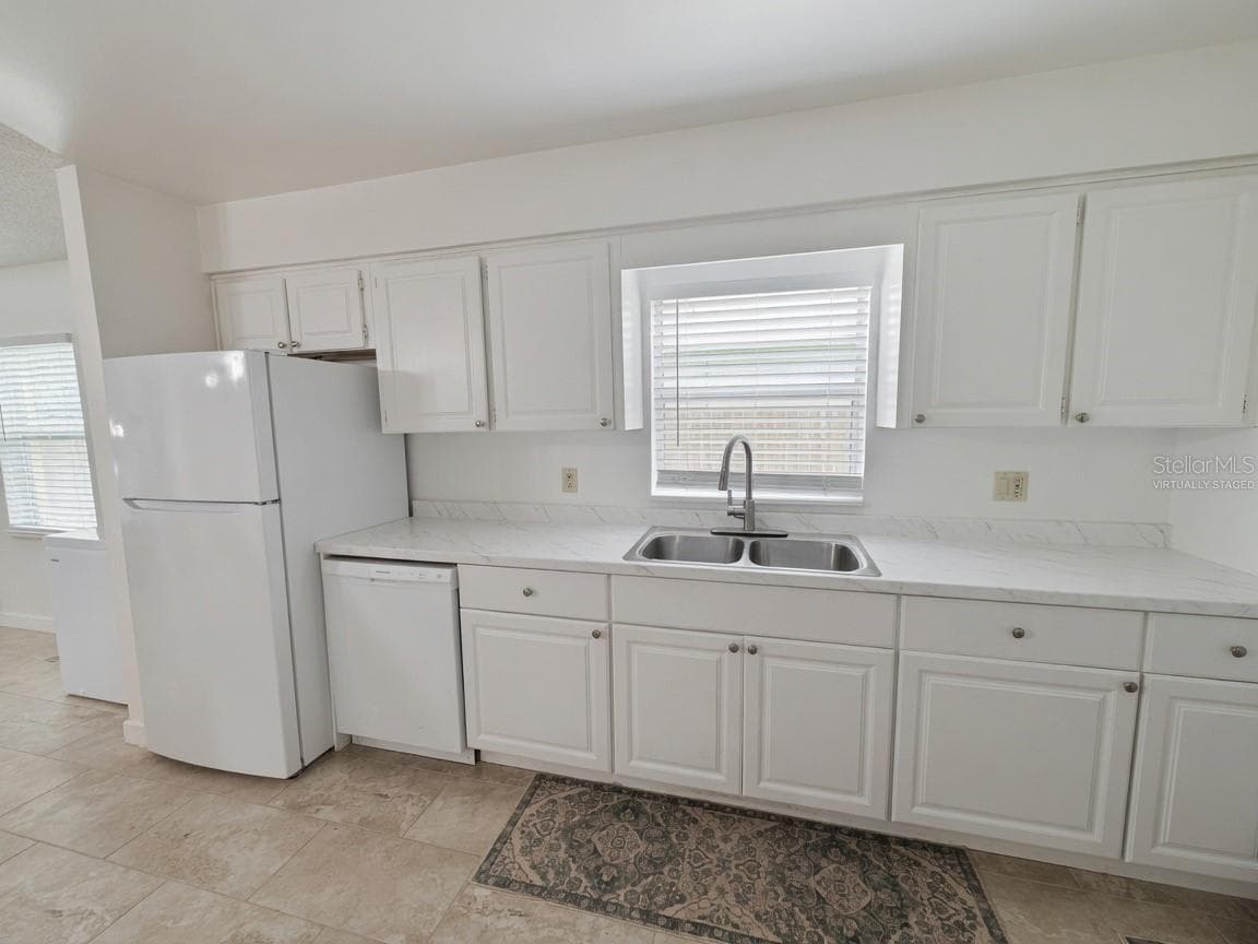 31 DEACON JONES BOULEVARD — photo 7 of 15