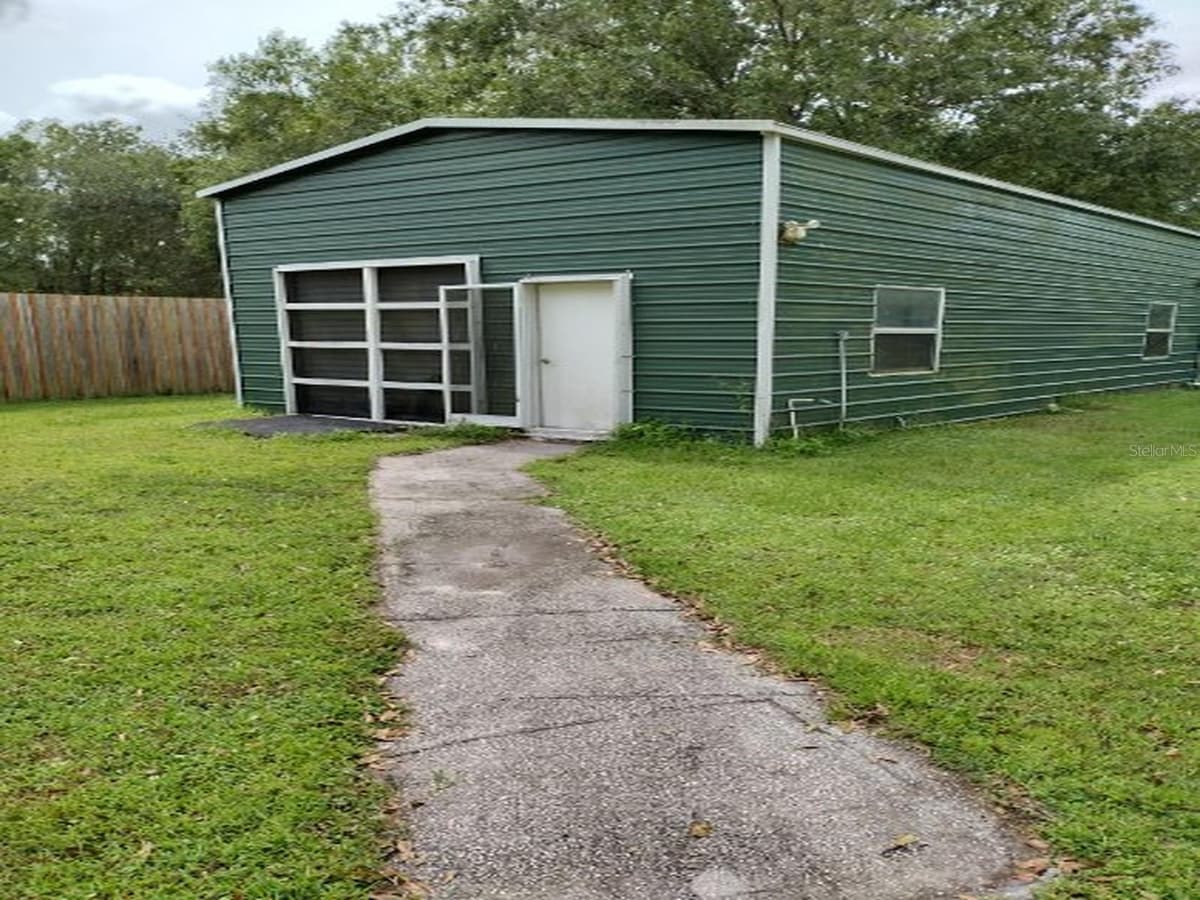 18334 SPENCER ROAD — photo 4 of 9