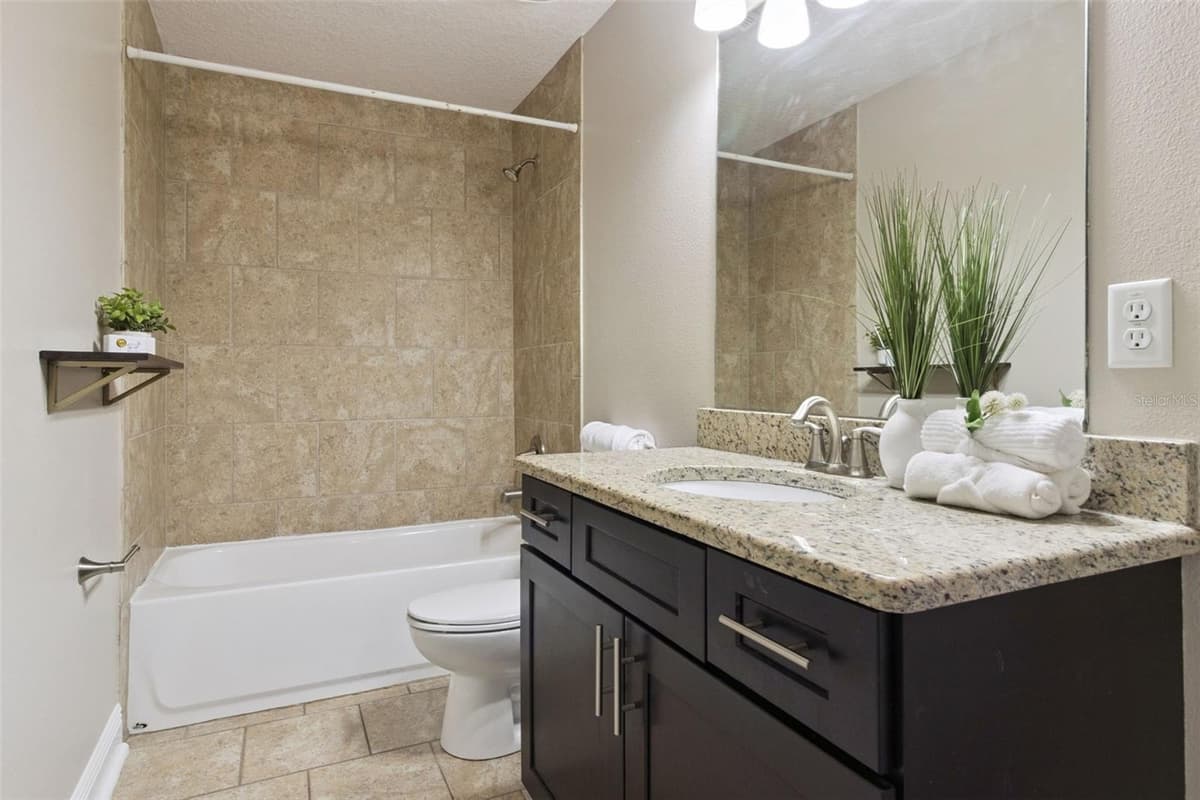 2544 MAYER STREET — photo 18 of 38