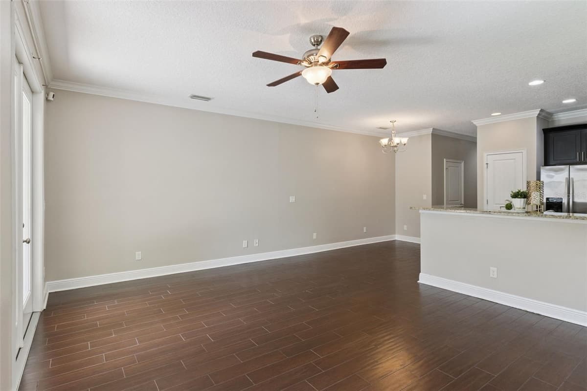 2544 MAYER STREET — photo 25 of 38