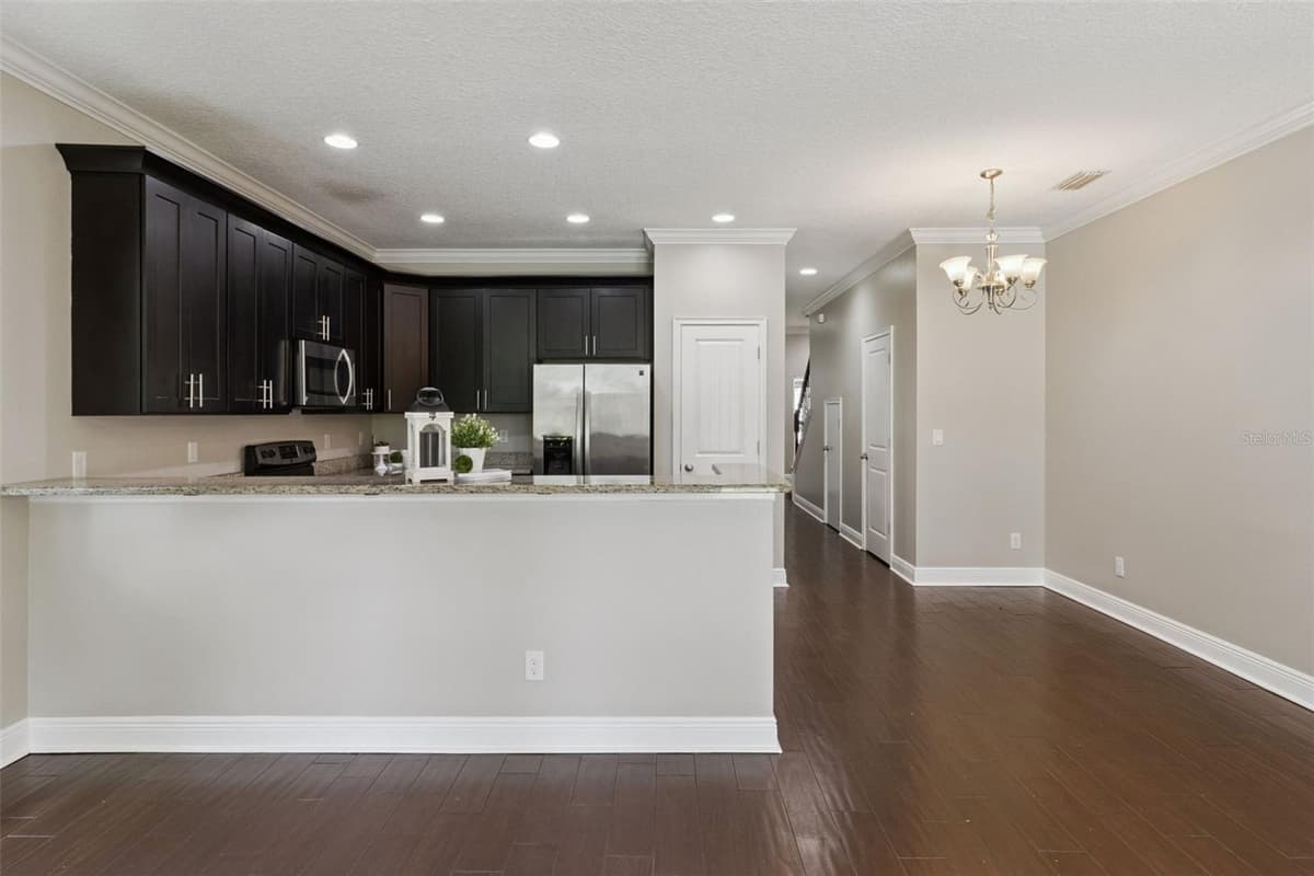 2544 MAYER STREET — photo 13 of 38