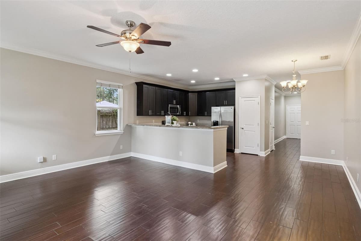 2544 MAYER STREET — photo 4 of 38