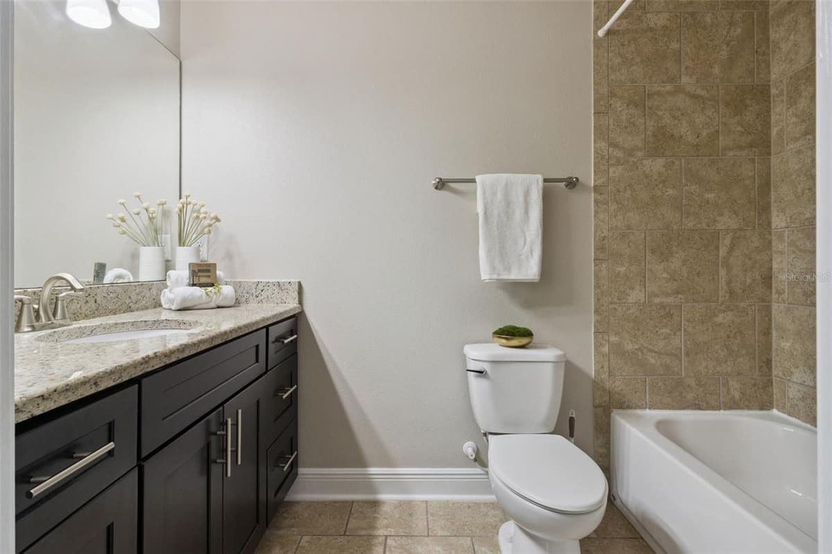 2544 MAYER STREET — photo 7 of 38