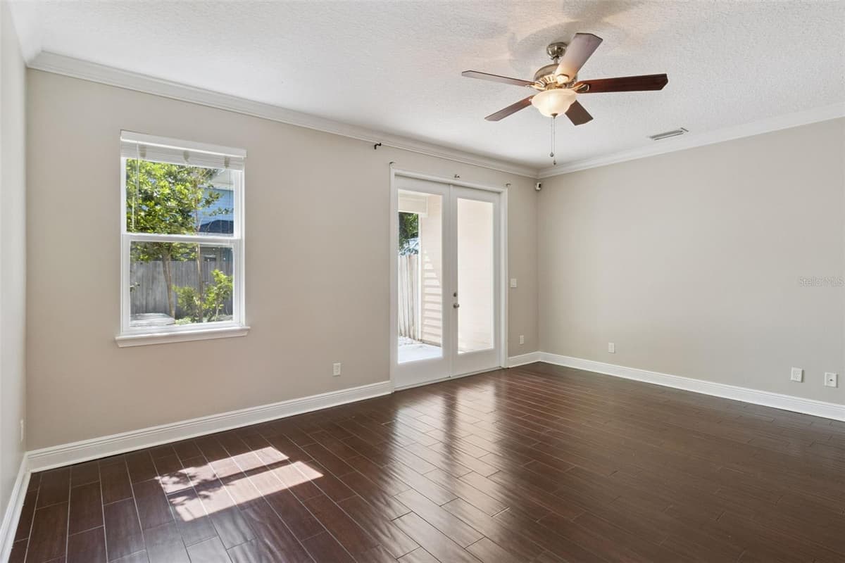 2544 MAYER STREET — photo 23 of 38