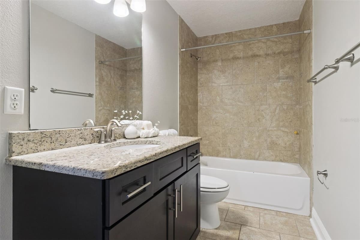 2544 MAYER STREET — photo 34 of 38