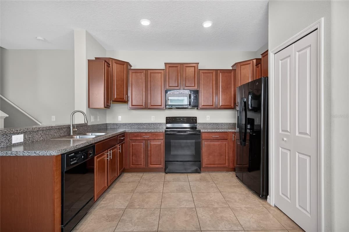 7617 GINGER LILY COURT — photo 6 of 39