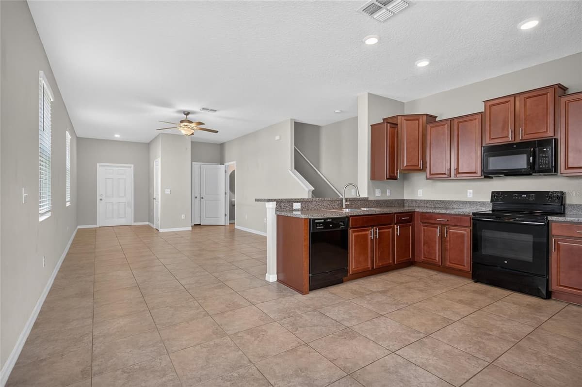 7617 GINGER LILY COURT — photo 7 of 39